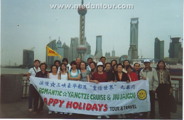 Romantic Yangtze Cruise & Jiuzhaigou Adventure